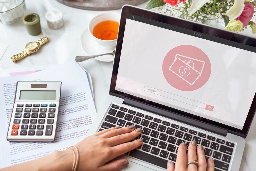 Deciphering Payroll Software: How It Works & Its Impact on Businesses