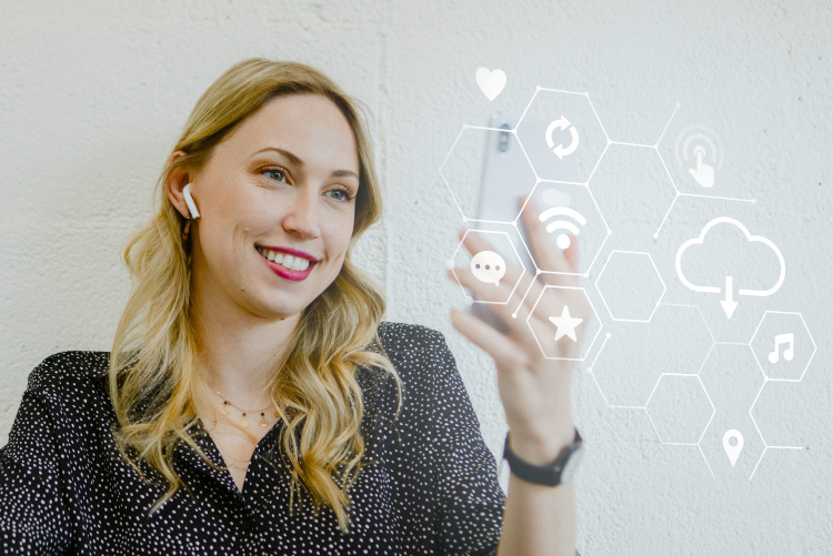 How Cloud HCM Solutions Revolutionize HR Efficiency: A Practical Approach