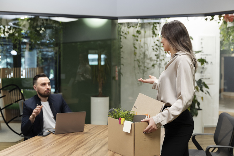 Exit Management Metrics: 8 Metrics to Ensure Seamless Transitions