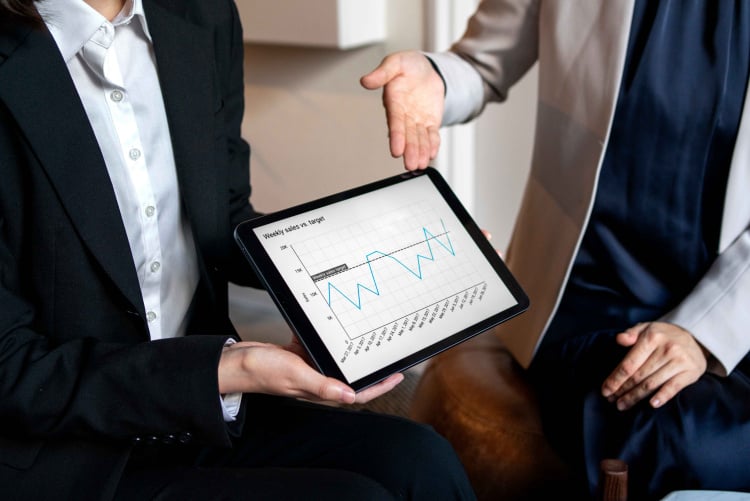 Using HR Software to Monitor and Control Overtime Costs